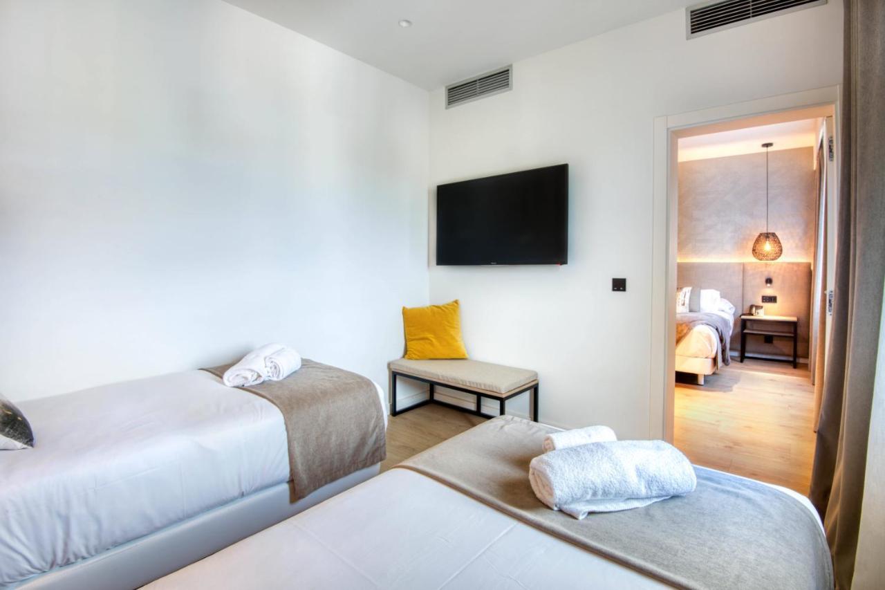 Hotel Costabella Girona Bagian luar foto