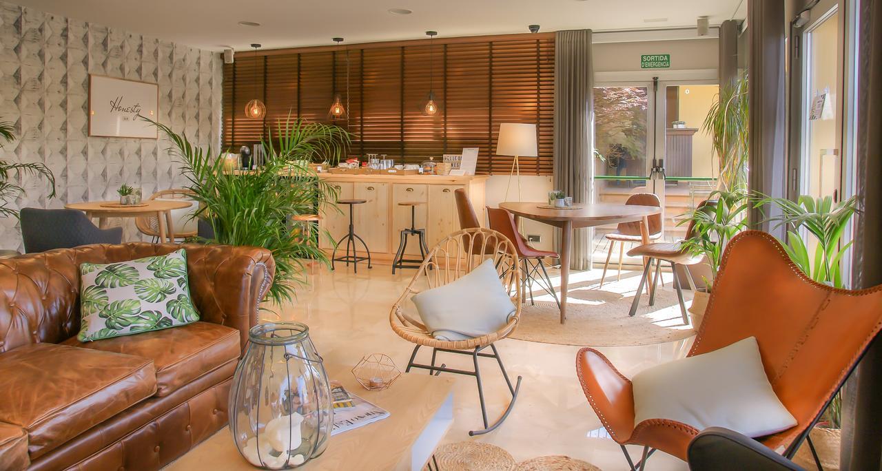 Hotel Costabella Girona Bagian luar foto